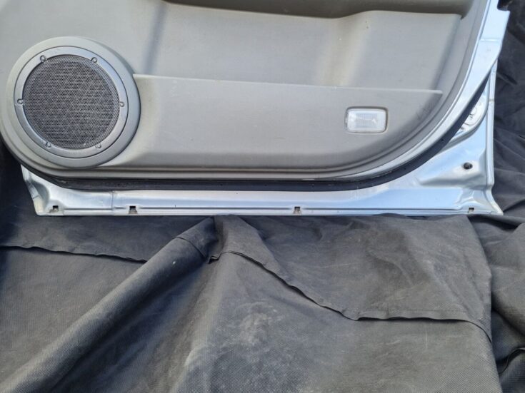 Priekšējās labās durvis priekš NISSAN X-TRAIL 2005