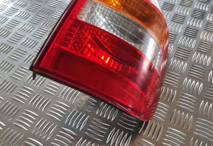 Aizmugurējais labais lukturis priekš OPEL ZAFIRA 1999