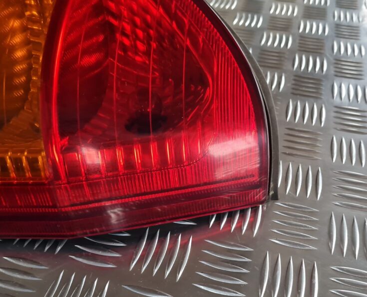 Aizmugurējais labais lukturis priekš OPEL ZAFIRA 1999