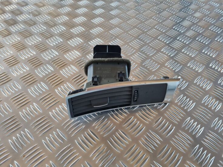 Mērinstrumentu paneļa gaisa vads, pa kreisi priekš AUDI A6 AVANT 2006 S-LINE