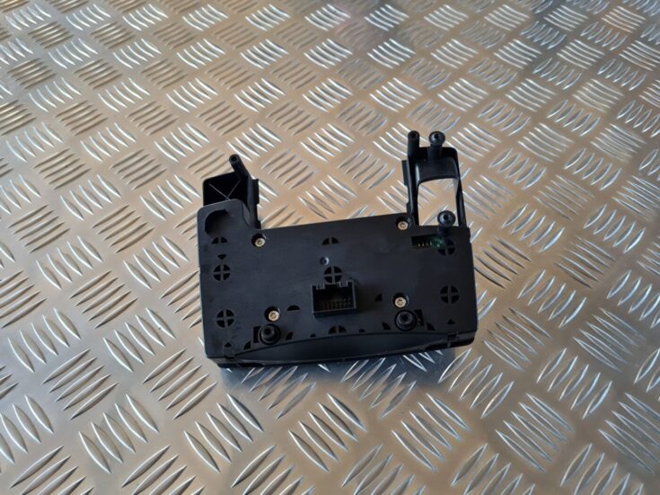 Multimēdijas vadības bloks priekš AUDI A6 2008