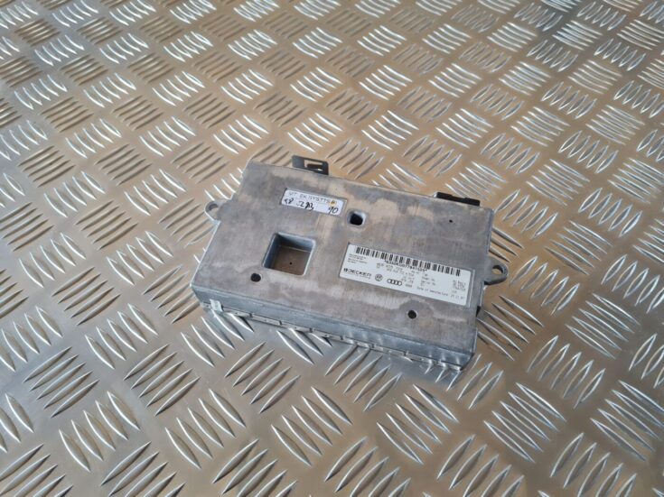 Multimēdijas vadības bloks priekš AUDI A6 2008