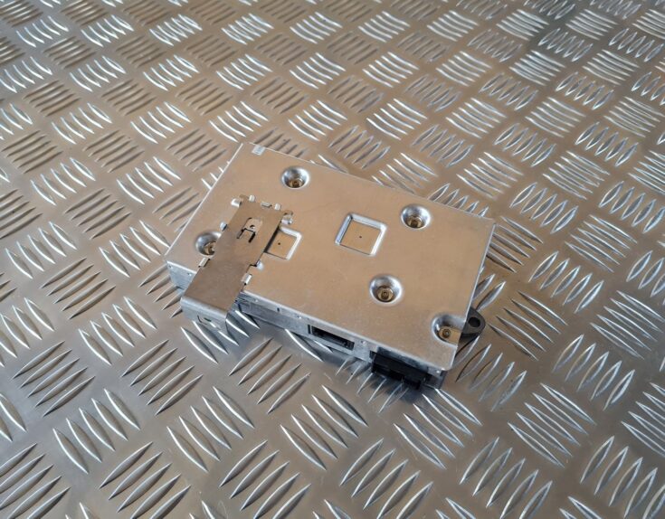 Multimēdijas vadības bloks priekš AUDI A6 2008