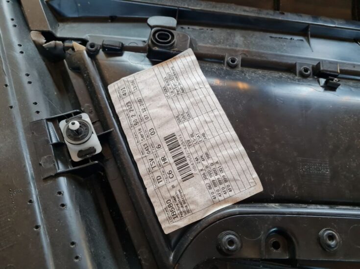 Aizmugurējo labo durvju apdare priekš AUDI A6 2008