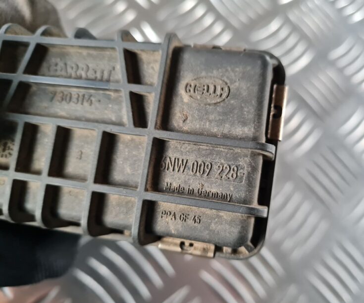Turbīnas vadības bloks priekš VOLVO S80 2007 Black