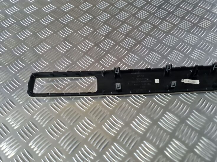 Mērinstrumentu paneļa dekoratīvā uzlika priekš VOLVO S80 2007 Black