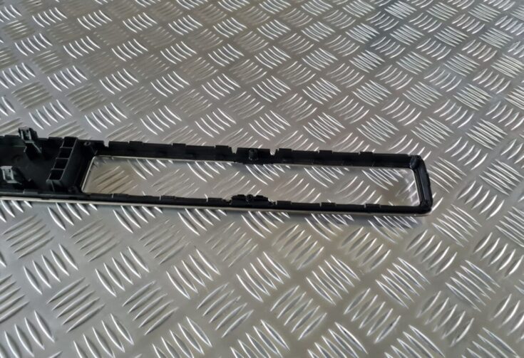 Mērinstrumentu paneļa dekoratīvā uzlika priekš VOLVO S80 2007 Black