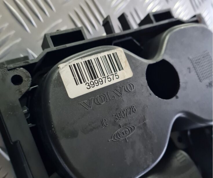 Krūzes turētājs priekš VOLVO S80 2007 Black