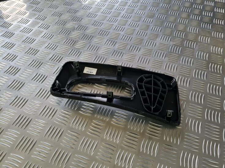 Mērinstrumentu paneļa skaļruņa apdare priekš VOLVO S80 2007 Black