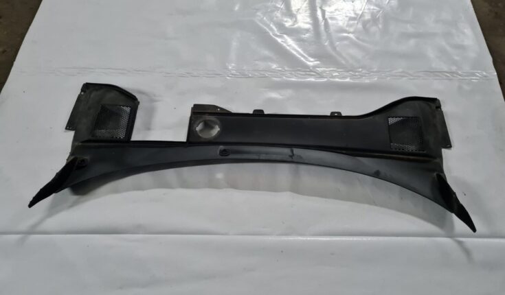 Vējstikla uzlikas (deflektora) režģis priekš VOLVO S80 2007 Black