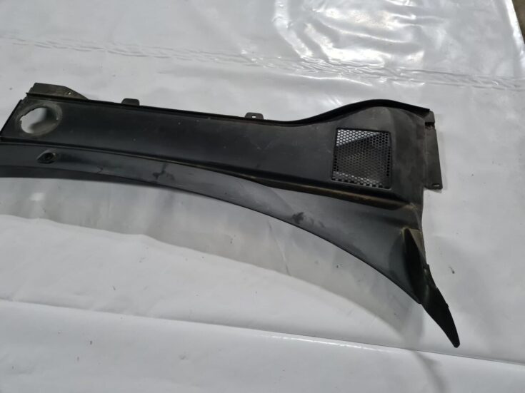 Vējstikla uzlikas (deflektora) režģis priekš VOLVO S80 2007 Black