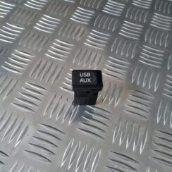 Audio/video AUX adapteris priekš TOYOTA AVENSIS 2010
