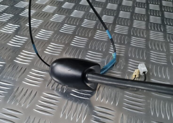 Jumta antena priekš TOYOTA AVENSIS 2010