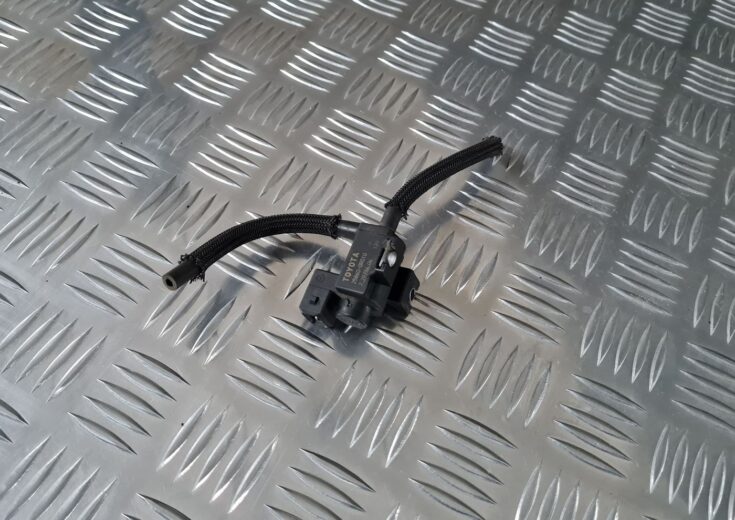 Izplūdes solenoīda vārsts priekš TOYOTA AVENSIS 2010
