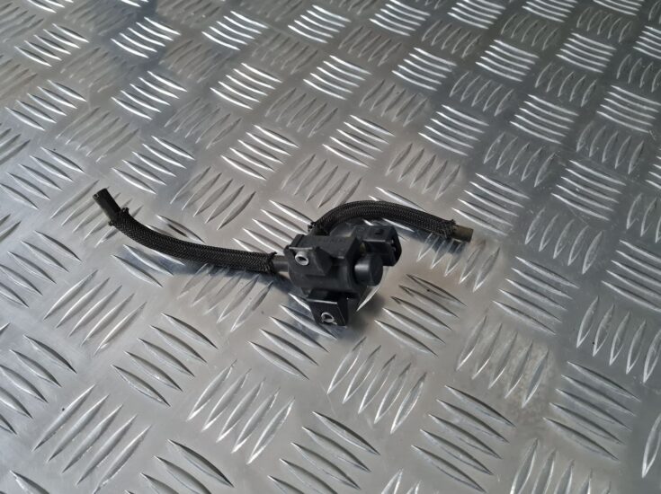 Izplūdes solenoīda vārsts priekš TOYOTA AVENSIS 2010