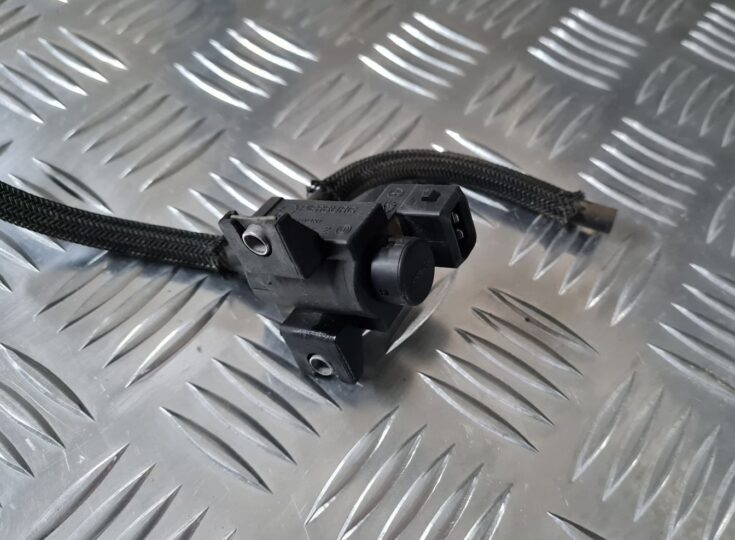 Izplūdes solenoīda vārsts priekš TOYOTA AVENSIS 2010