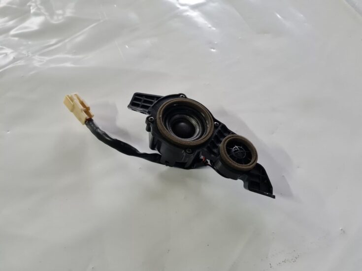 Mērinstrumentu paneļa skaļrunis priekš TOYOTA AVENSIS 2010
