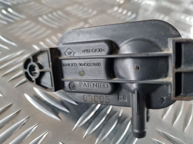 Izplūdes gāzu spiediena sensors priekš CITROEN C8 2005