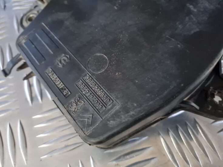 Rezerves riepas pacēlšanas mehānisms priekš CITROEN C8 2005