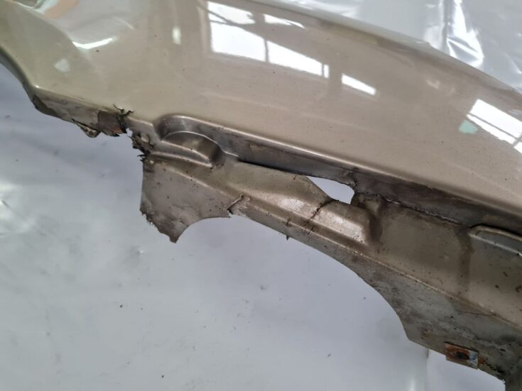 Priekšējais labais spārns priekš CITROEN C8 2005