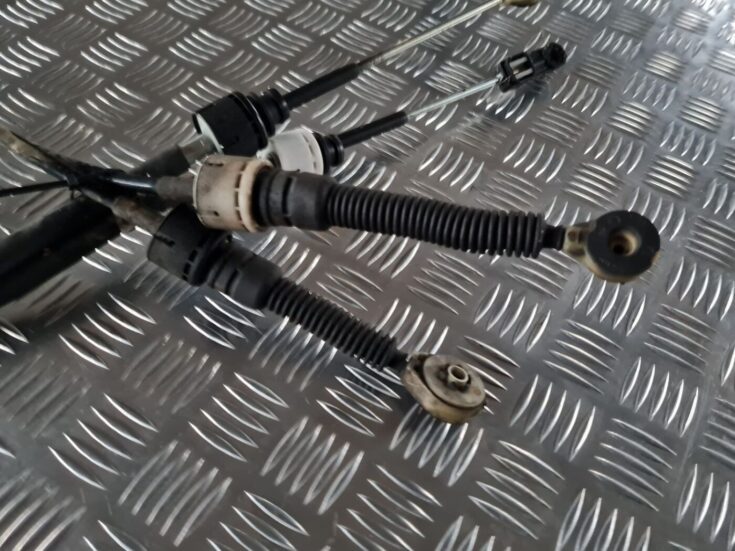 Pārnesumu pārslēgšanas mehānisma troses priekš RENAULT LAGUNA 2008
