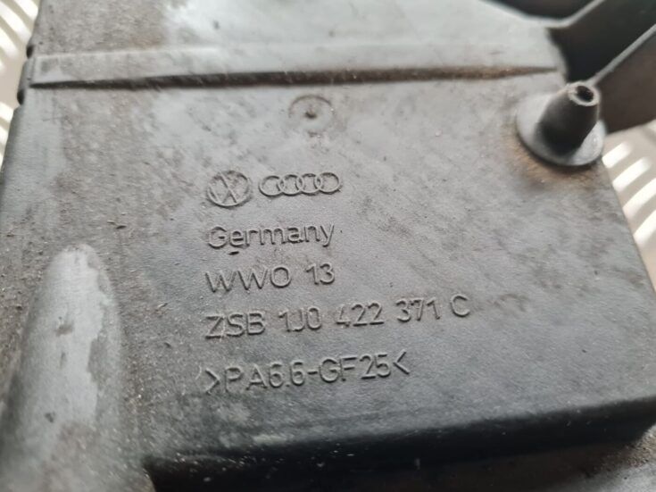 Stūres pastiprinātāja tvertne priekš SKODA OCTAVIA 2002
