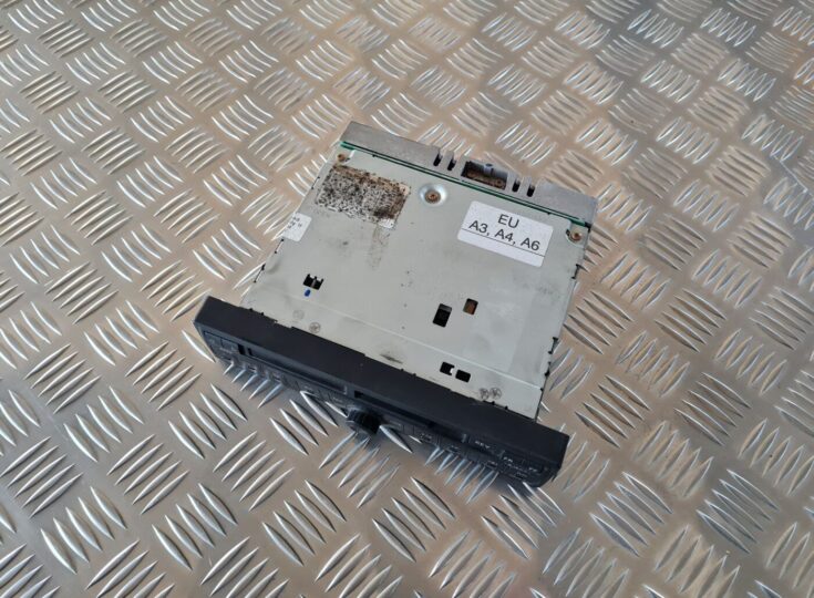 Automašīnas radio priekš AUDI A6 1998