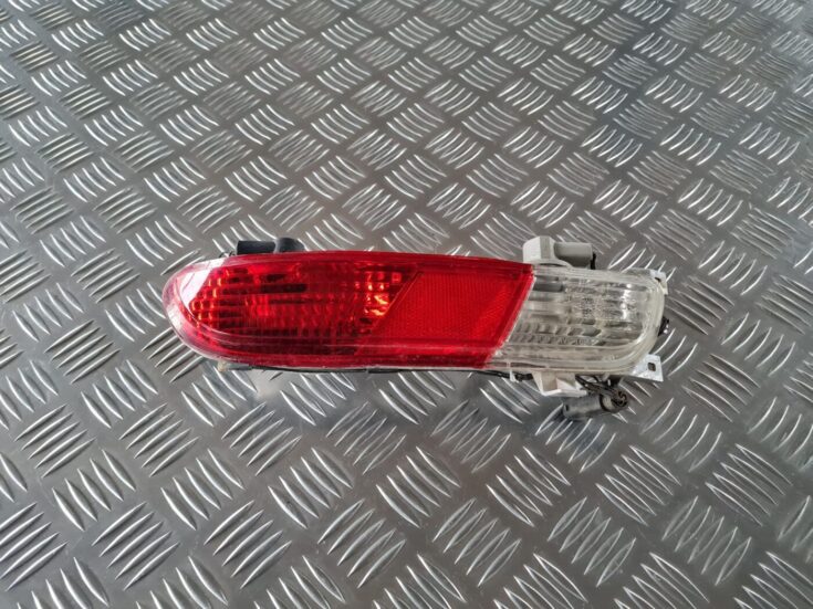 Miglas lukturis aizmugurē labā pusē priekš BMW 6 E63 645 2004