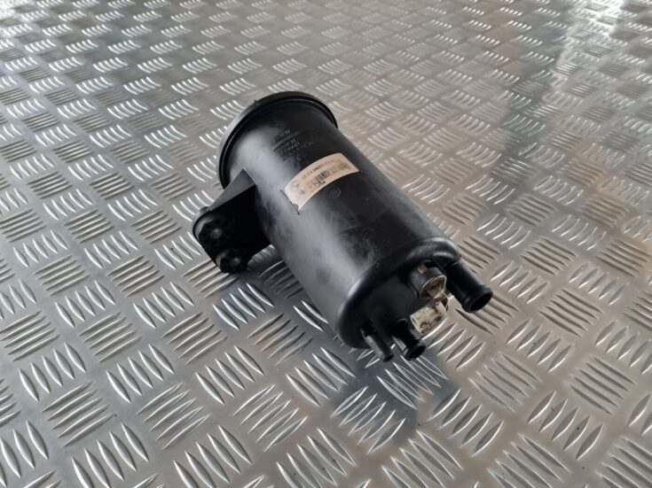 Stūres pastiprinātāja tvertne priekš BMW 6 E63 645 2004