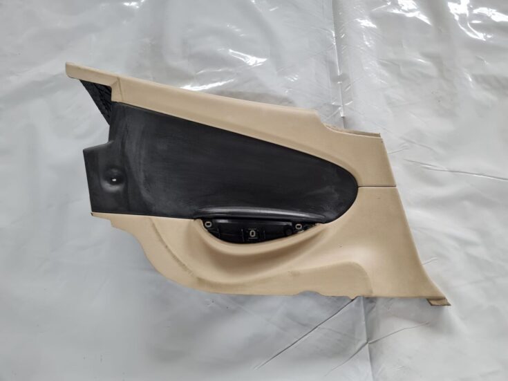 Aizmugurējo kreiso durvju apdare priekš BMW 6 E63 645 2004