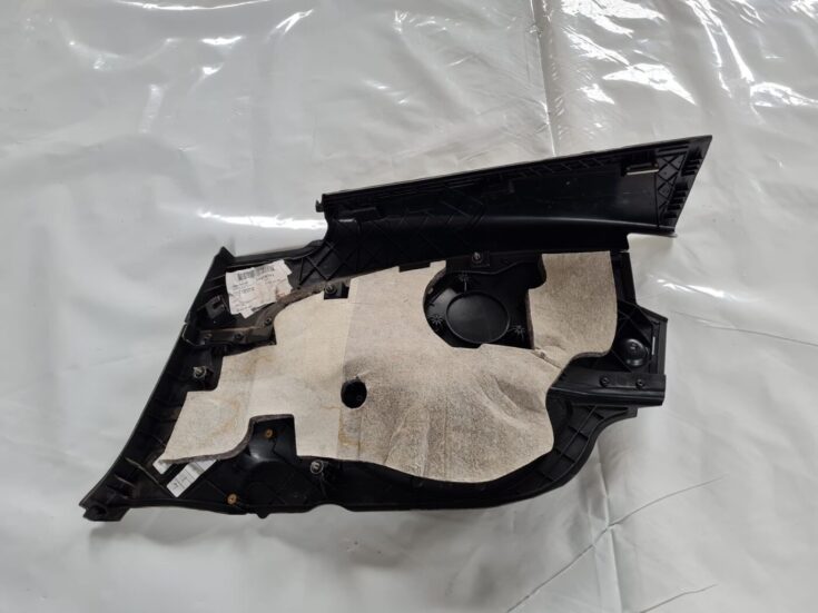 Aizmugurējo kreiso durvju apdare priekš BMW 6 E63 645 2004