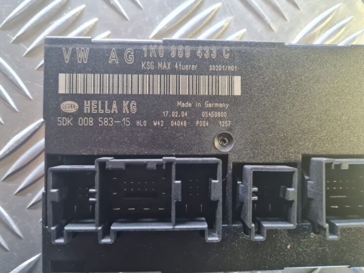 Komforta vadības bloks priekš VW GOLF 5 2004