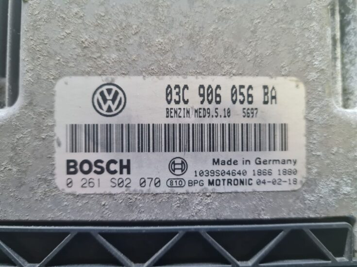 Dzinēja vadības bloks priekš VW GOLF 5 2004