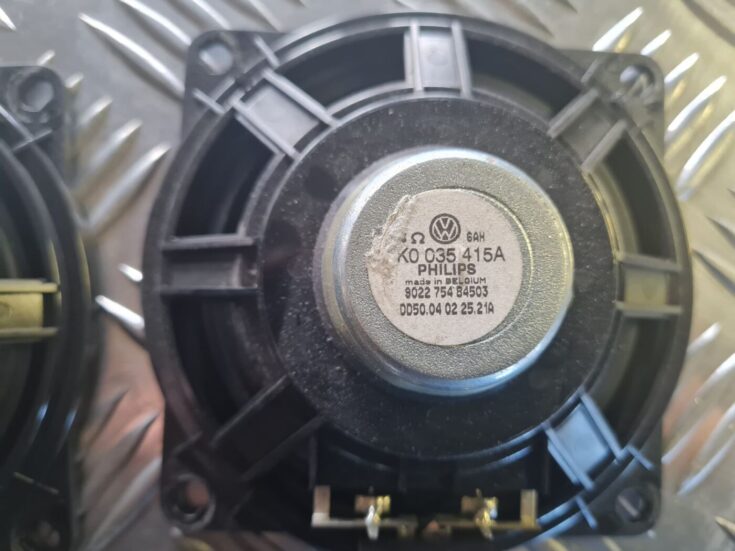 Durvju skaļrunis, augšā priekš VW GOLF 5 2004