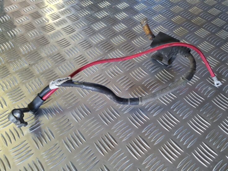 Pozitīvais elektrovads priekš VW GOLF 5 2004
