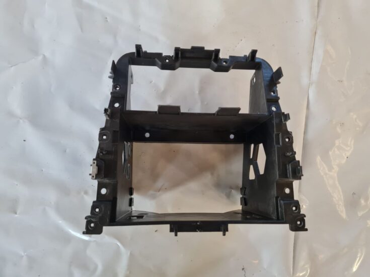 Mērinstrumentu paneļa iekšējā plastmasa priekš VW GOLF 5 2004
