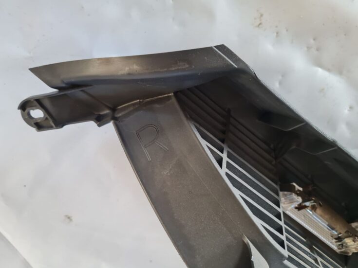 Aizmugures plaukta turētājs priekš VW GOLF 5 2004