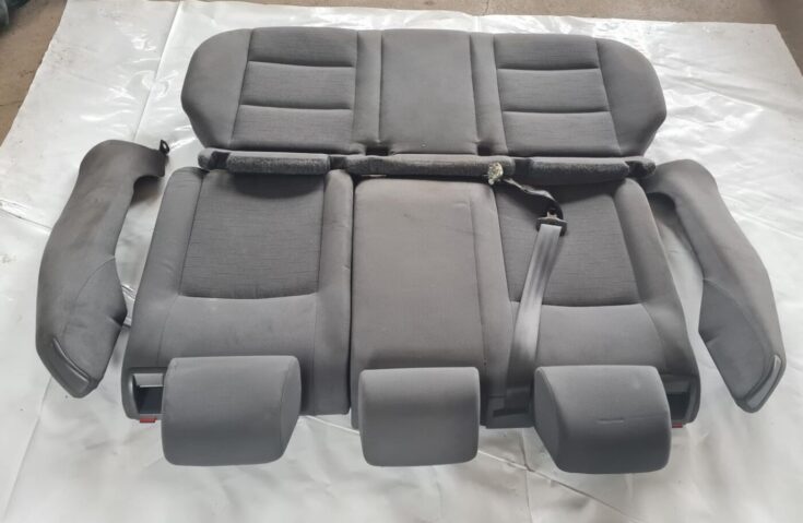 Aizmugurējais sēdeklis priekš VW GOLF 5 2004
