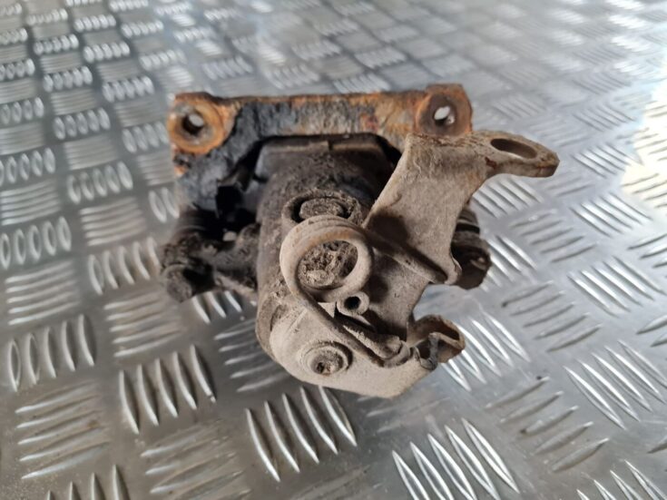 Aizmugurējais labais suports priekš FIAT STILO 2003