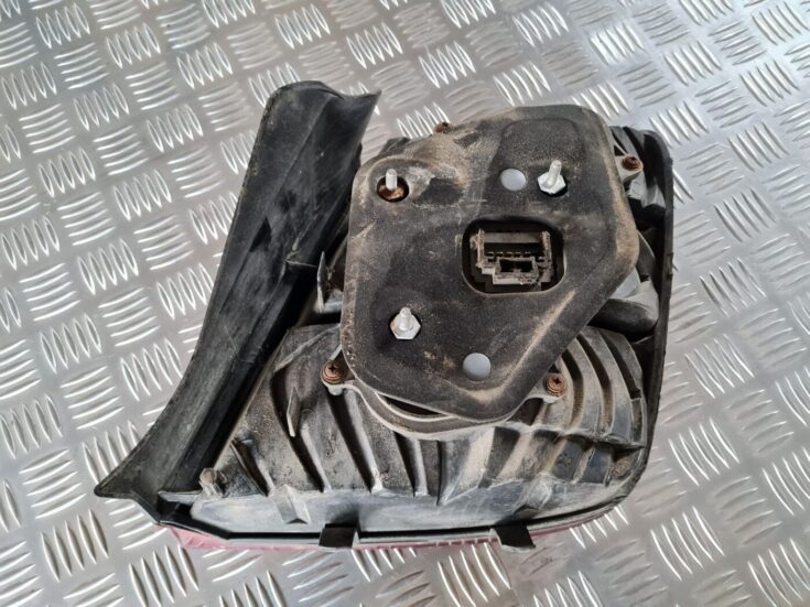 Aizmugurējais kreisais lukturis priekš FIAT STILO 2003