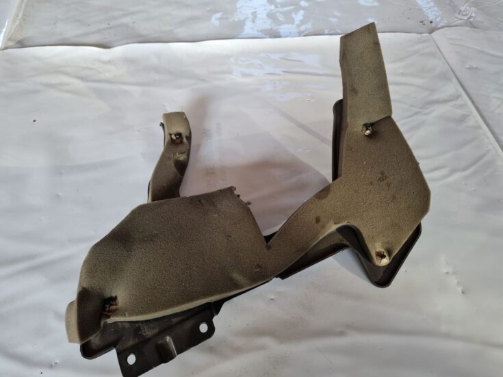 Mērinstrumentu paneļa apakšēja apdare priekš FIAT STILO 2003