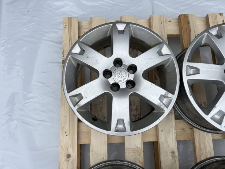 Alumīnija disku komplekts priekš TOYOTA AVENSIS 2007