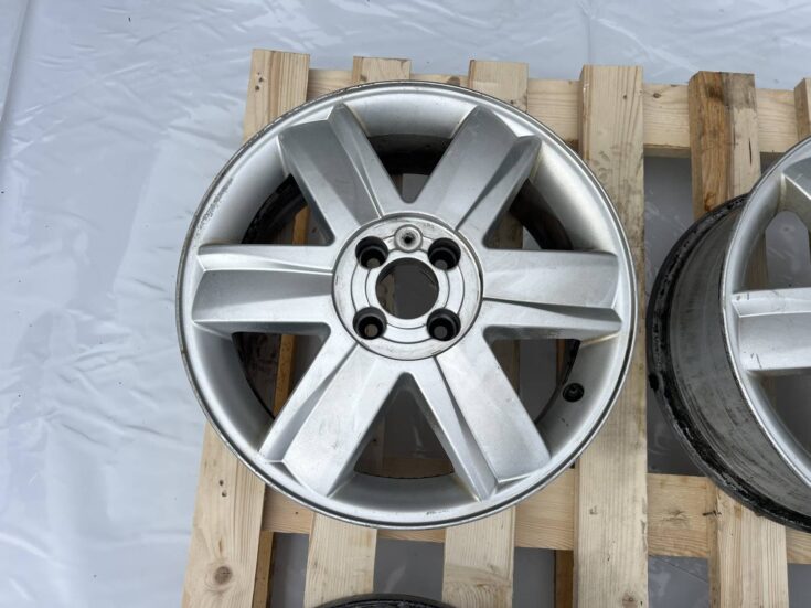 Alumīnija disku komplekts priekš RENAULT MEGANE 2004