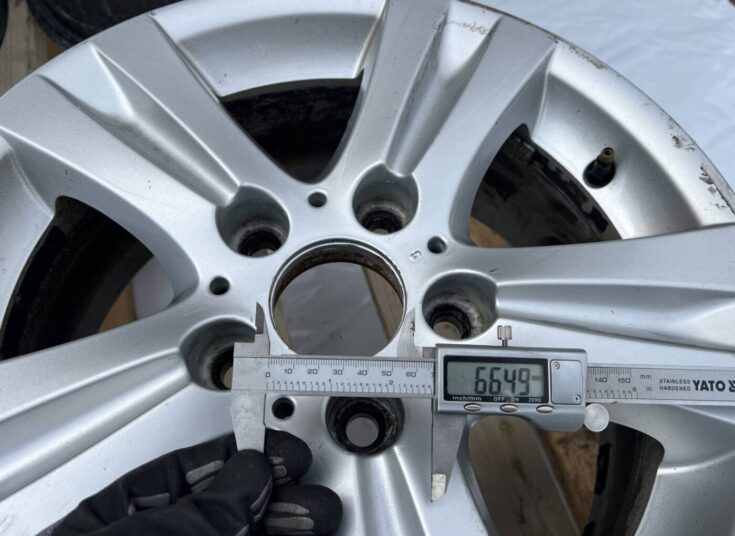 Alumīnija disku komplekts priekš BMW 1 E87 2009 WHITE