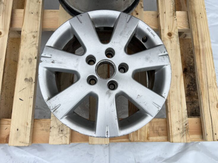 Alumīnija disku komplekts (2 gab) priekš VW GOLF 5 2006