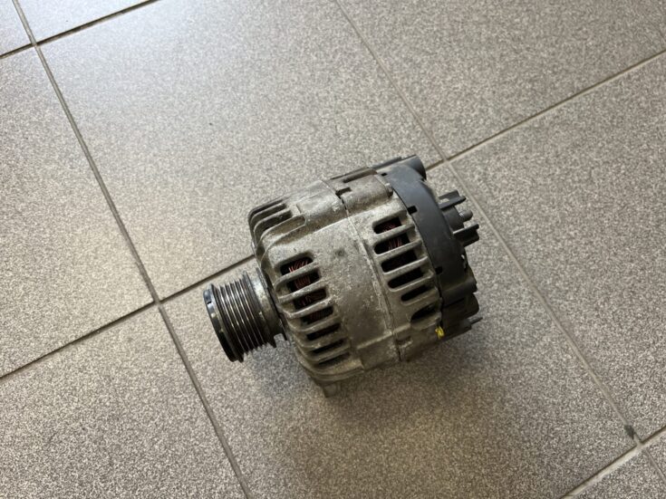 Ģenerators priekš VW GOLF 5 2006