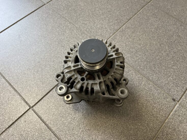 Ģenerators priekš VW GOLF 5 2006