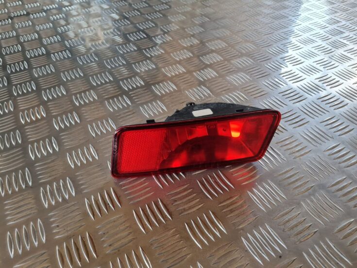 Miglas lukturis aizmugurē labā pusē priekš DODGE JOURNEY 2010