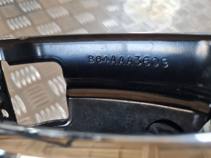Priekšējāis labais durvju rokturis priekš DODGE JOURNEY 2010