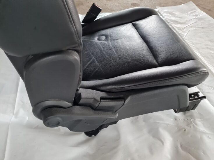 Priekšējais labais sēdeklis priekš DODGE JOURNEY 2010